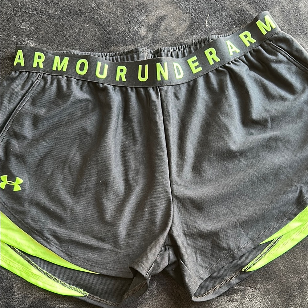Under Armour Women's Black and Green Shorts
